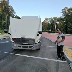 Commercial-Heavy-Duty-Roadside-Assistance-24-7